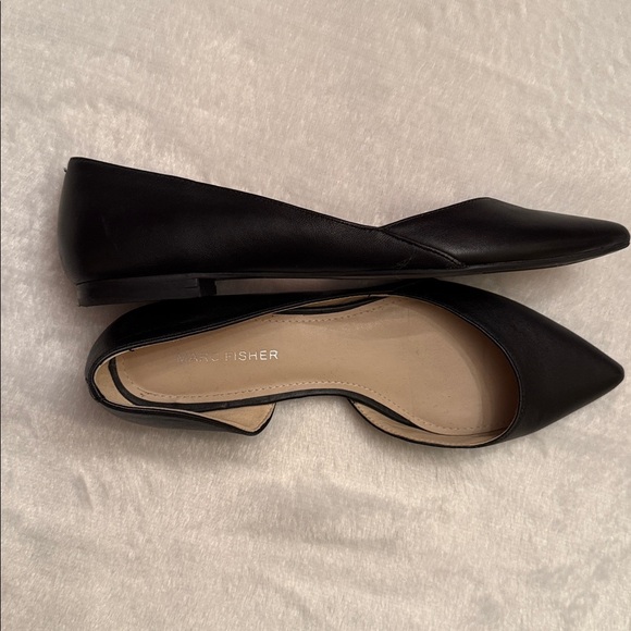 Marc Fisher Black Pointed Flats, 7.5 - Picture 3 of 10